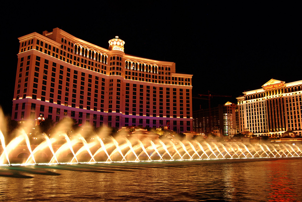 Las Vegas Hotel Deals–Caesars Rewards Unbeatable Savings